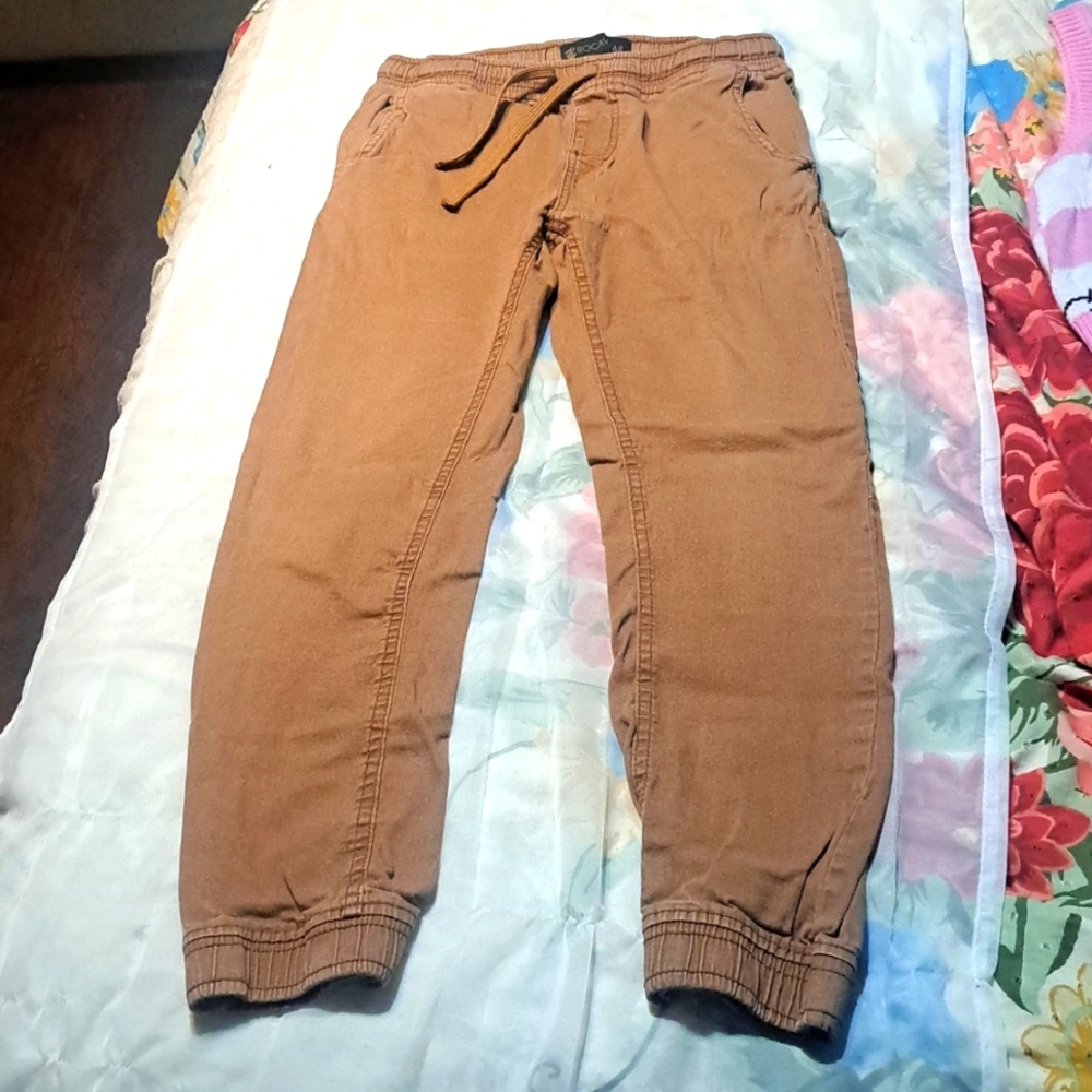 Rocawear Dark Khaki Drawstring Pants,Size: Jr. M